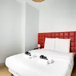 Moderne Avec Cuisine Equipee Et Balcon