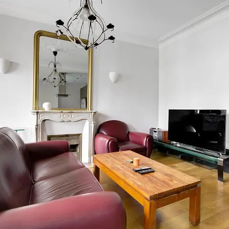 Moderne Avec Cuisine Equipee Et Balcon *