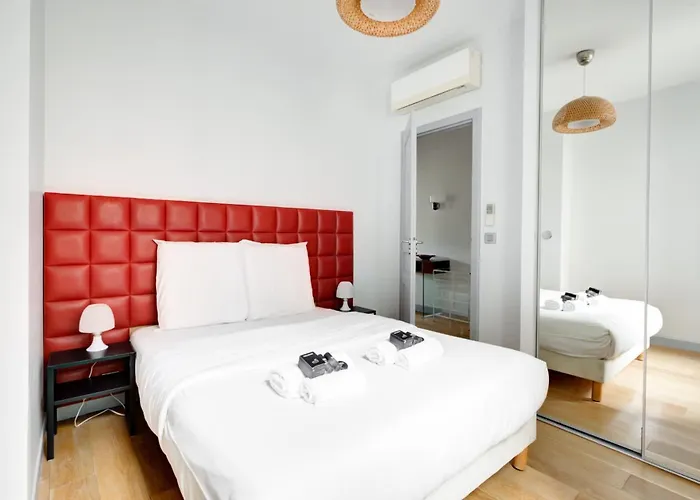 Appartement Moderne Avec Cuisine Equipee Et Balcon *