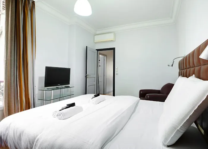 Appartement Moderne Avec Cuisine Equipee Et Balcon